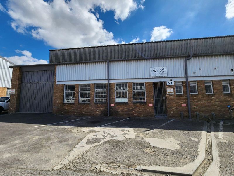 255m2 WAREHOUSE TO LET IN STIKLAND