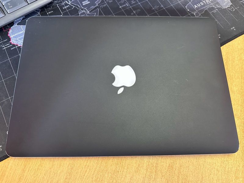 MacBook Air 13 (2017) i5 - Upgraded to 500GB SSD