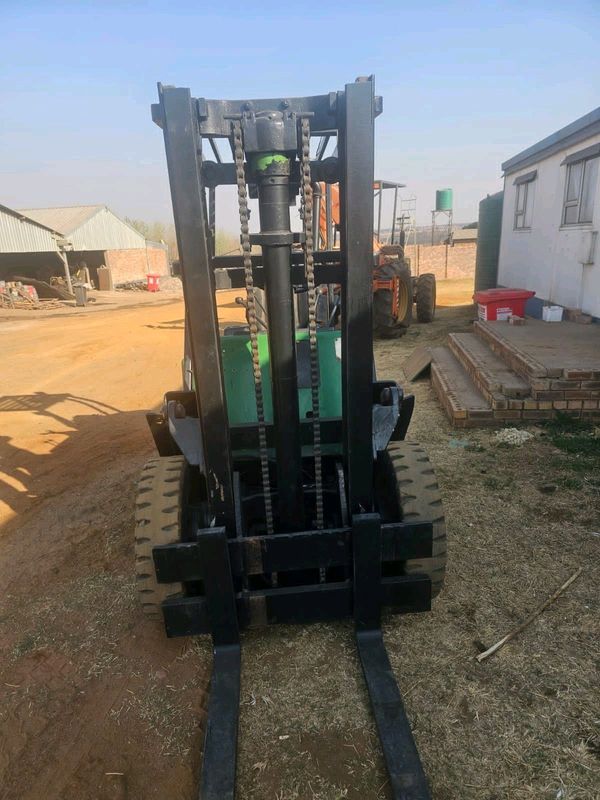 Clark Forklift