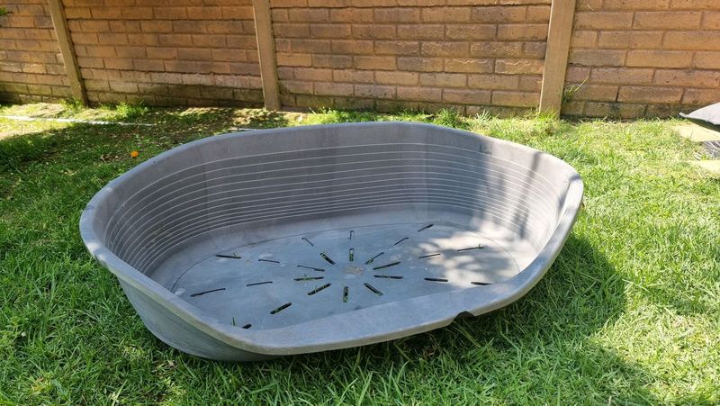 Outdoor shell for dog bed