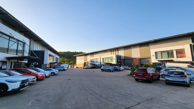 904m2 Warehouse TO RENT/TO LET in Riverhorse Valley | Swindon Property