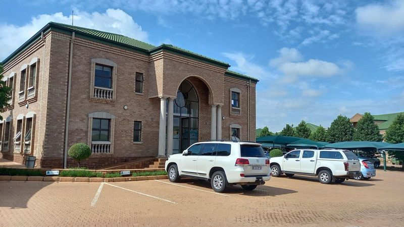 300 sqm Prime office to let in Centurion Highveld