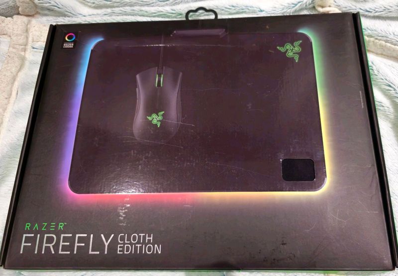 Razer Firefly V1 Cloth Edition XL - RGB Black Gaming Mousepad