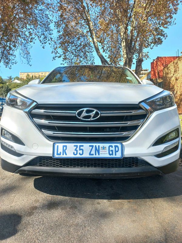 2018 HYUNDAI TUCSON 2.0 MANUAL TRANSMISSION IN EXCELLENT CONDITION