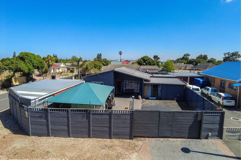 Family Fun Awaits in This Spacious 4-Bedroom Home in Bothasig!
