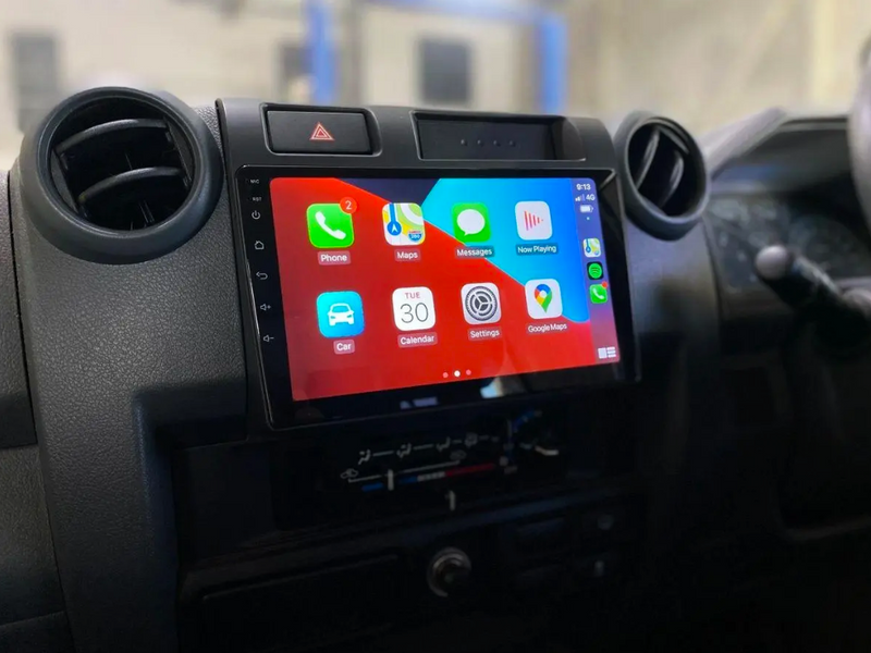 TOYOTA LANDCRUISER 70/79 SERIES 9 INCH TOUCHSCREEN MEDIA UNIT  WITH CARPLAY