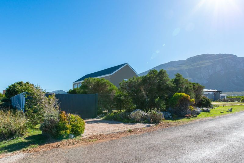 Joint mandate on this mint property near Draadbaai in Betty&#39;s Bay.