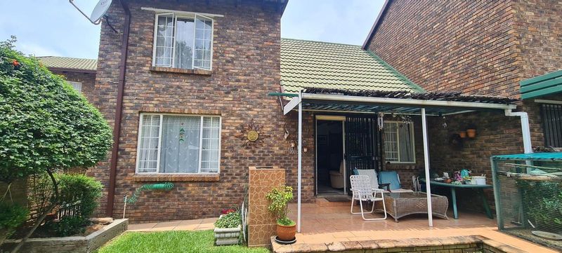 Townhouse for sale in Noordwyk, Midrand