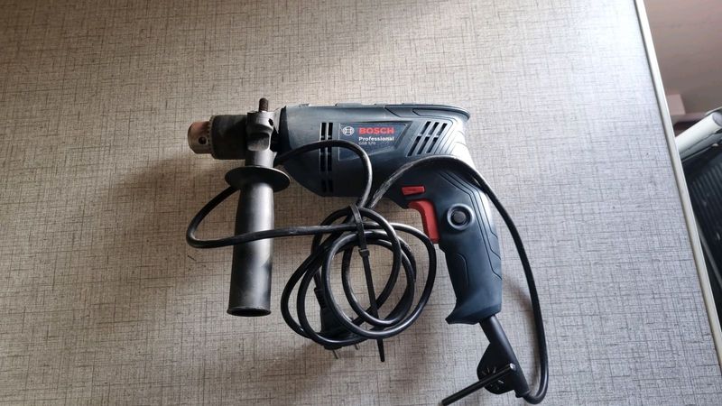 Bosch GSB 570 professional drill.