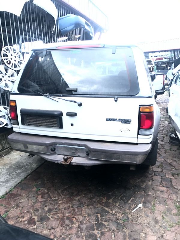 Ford Explorer stripping for parts engine gearbox body parts all available