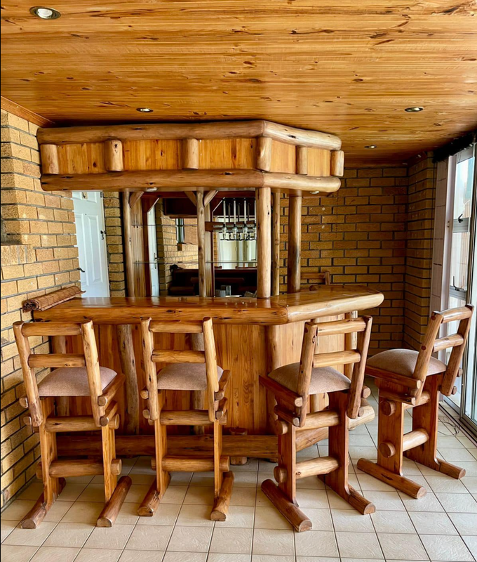 Handmade Pub - Collect In Kirstenbosch
