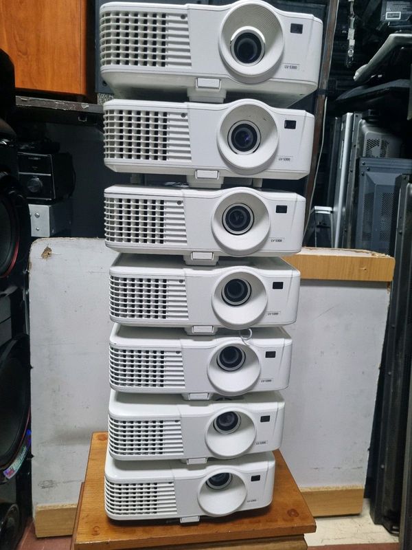 Lots of Quality Projectors,on SALE. From R499