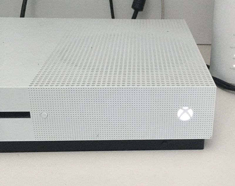 XBOX ONE S 1TB STORAGE