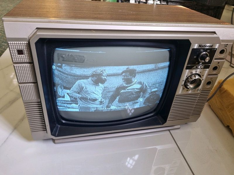National black&amp;white small portable tv