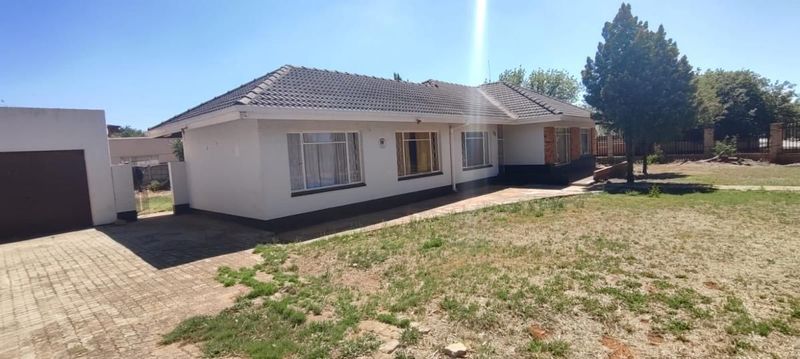 Three bedroom home in Stilfontein.