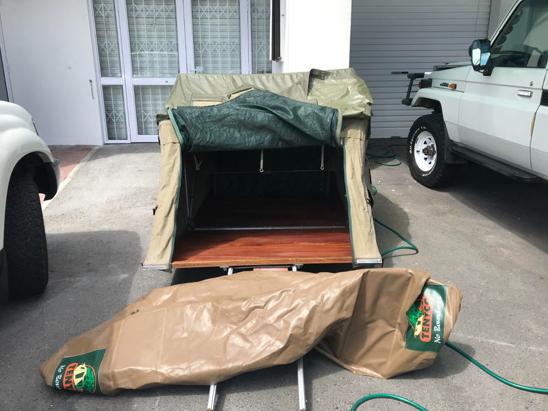 Roof top tent