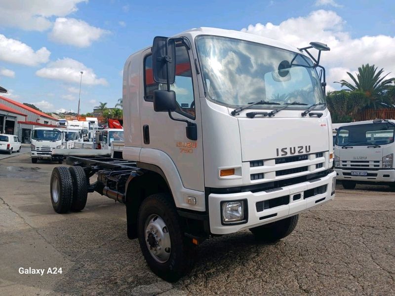2012 lsuzu FTS750 Chassis/Cab with P.T.O