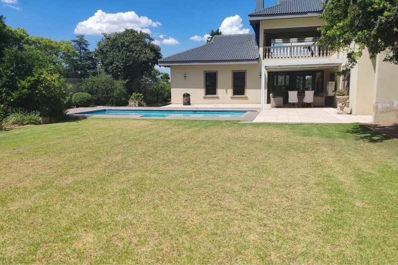 Fully Furnished Garden cottage to let in a very fabulous home in Bryanston