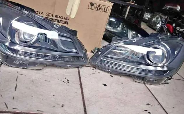 W204 Mercedes headlights available