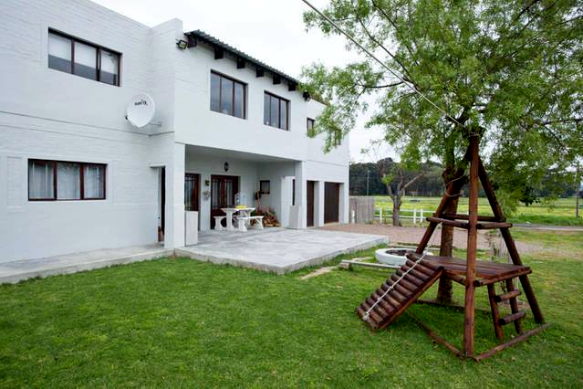 NO DEPOSIT NEEDED. Furnished, safe, rustic, upmarket Studio Unit from R7500p/m . Stay Month to month
