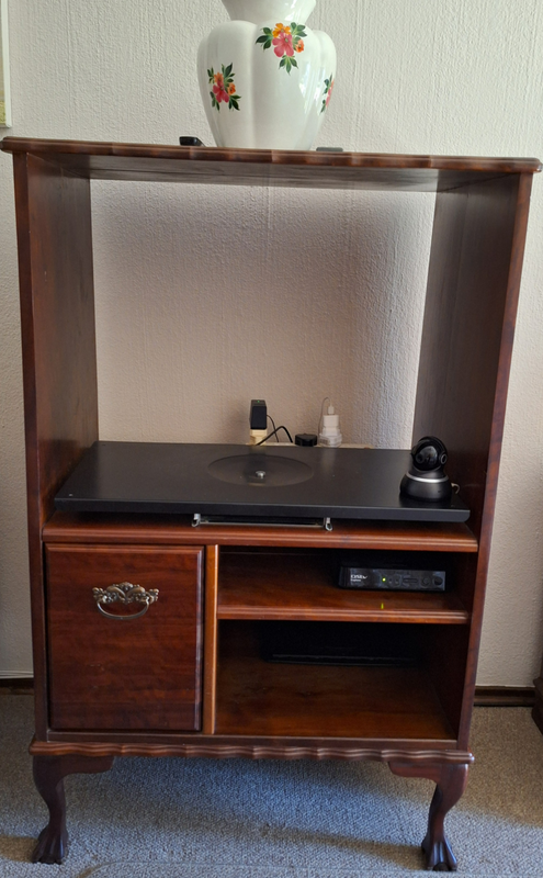Mahogany wood TV / Display Cabinet with swivel arm, Drawer and shelves