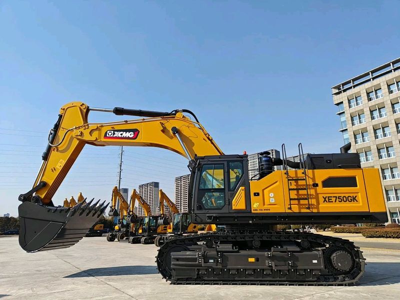 Excavator, Loader dump truck ADT&#39;s