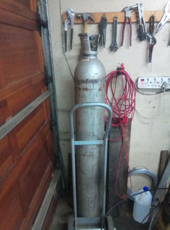 Mig welder gas tank