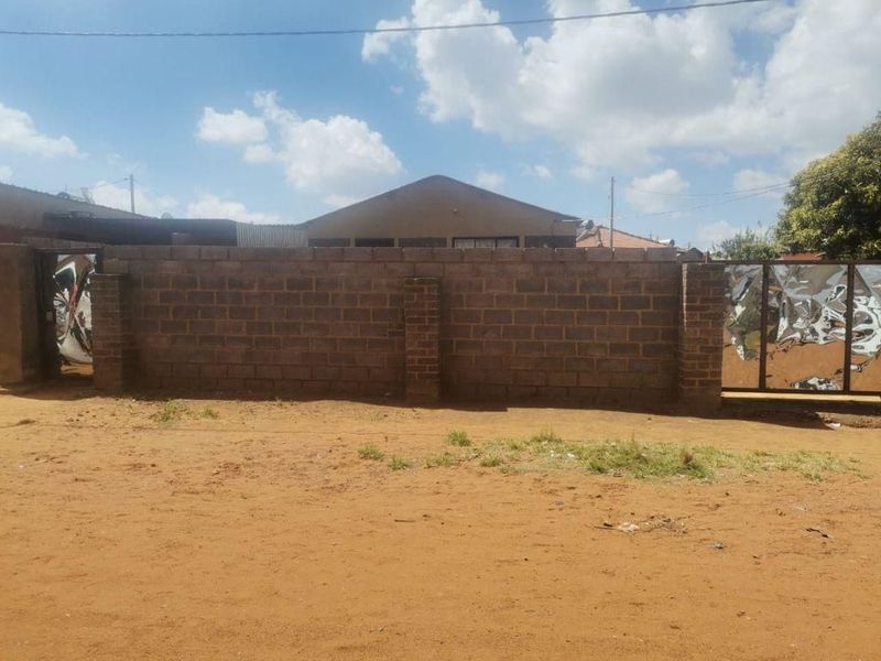 1 Bedroom House For Sale In Tshepisong Phase 5