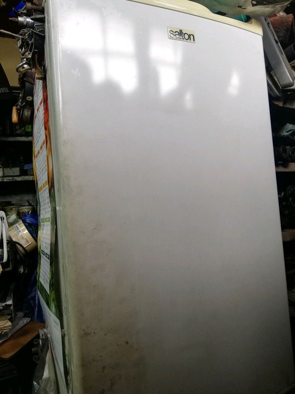 Salton bar fridge for sale