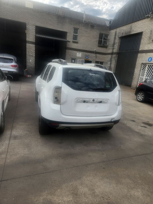Renault Duster 1.6 16v. 2014 model 5 speed manual Striping for spares