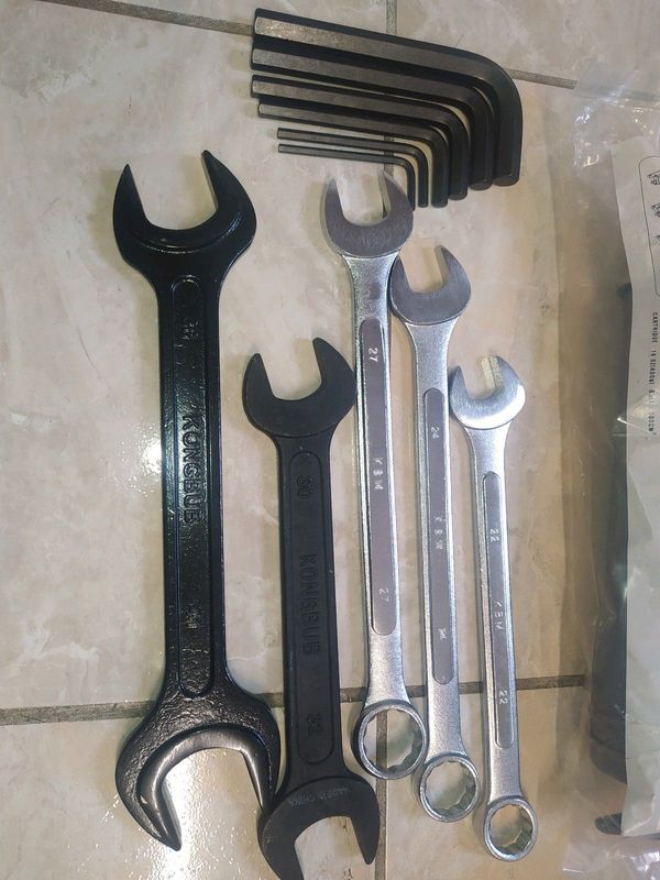 Heavy duty / Big size spanners for sale