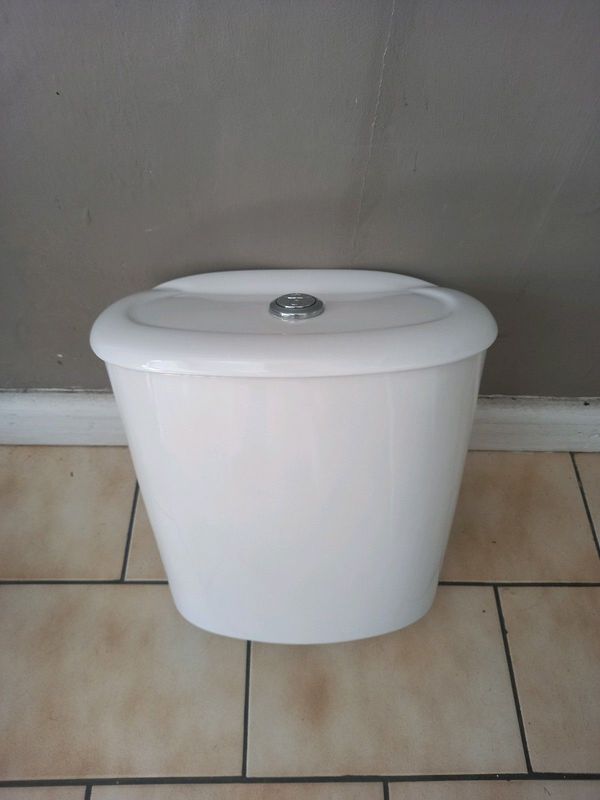 White porcelain toilet cistern (good)