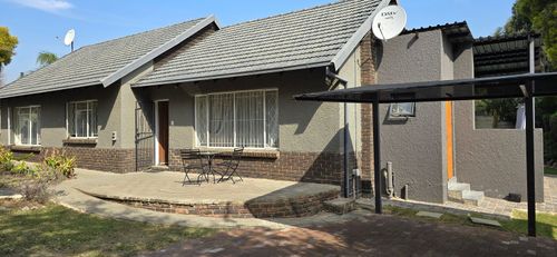 3 bed 1 bath modern home for rent