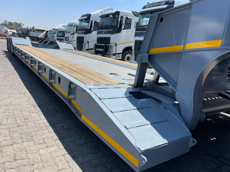 NEW PR Trailers tri axle Well deck low bed