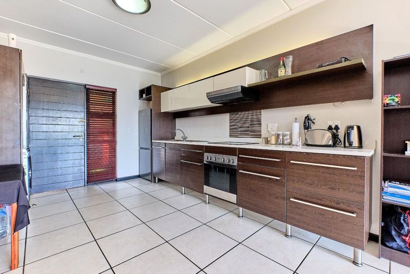 2 Bedroom Apartment To Let in Douglasdale
