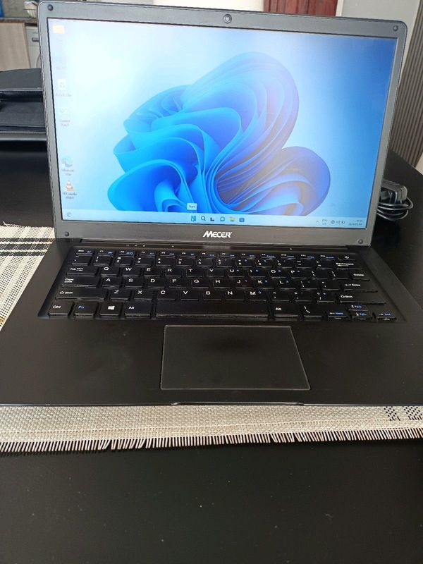 Mecer laptop in excellent condition