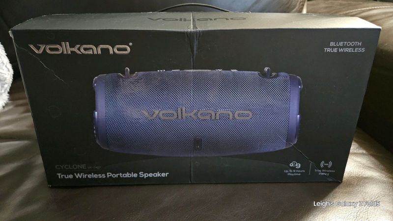 Volkano Bluetooth speaker &#34;big sound big battery&#34; few weeks old.