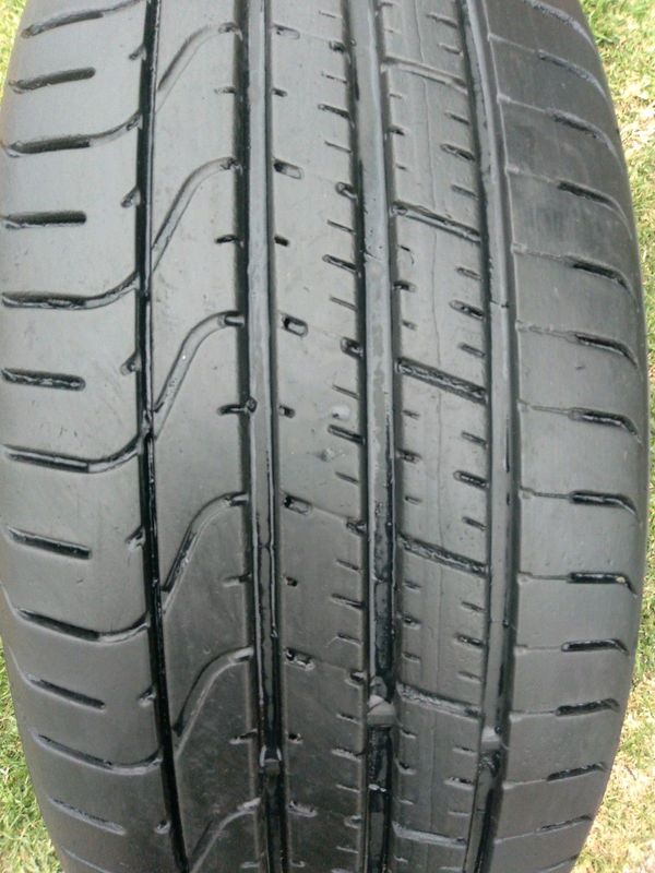 1x 225/35/20 run flat pirelli P Zero tyre 85%tread excellent condition