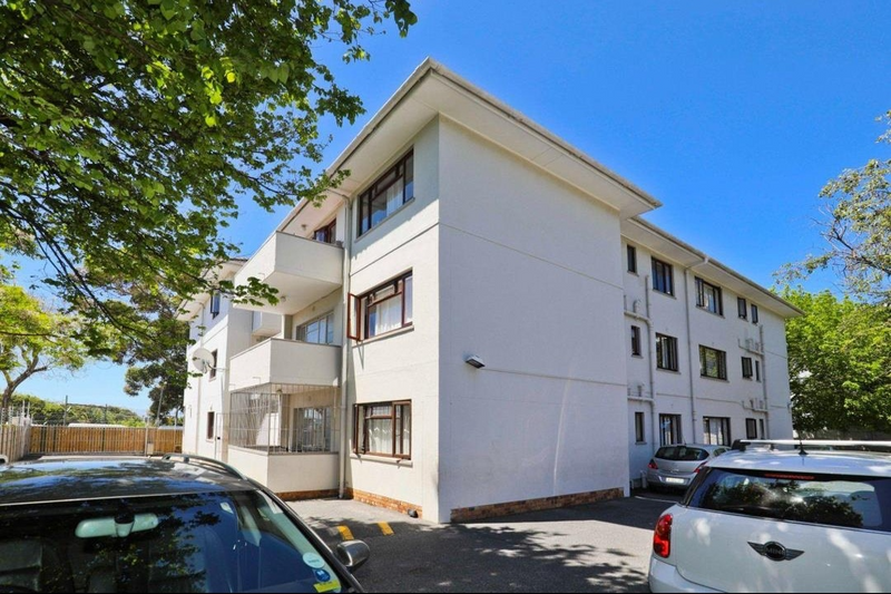 A Lovely 2-bedroom Lock-up And Go Investment Apartment In Wynberg Upper, Cape Town.