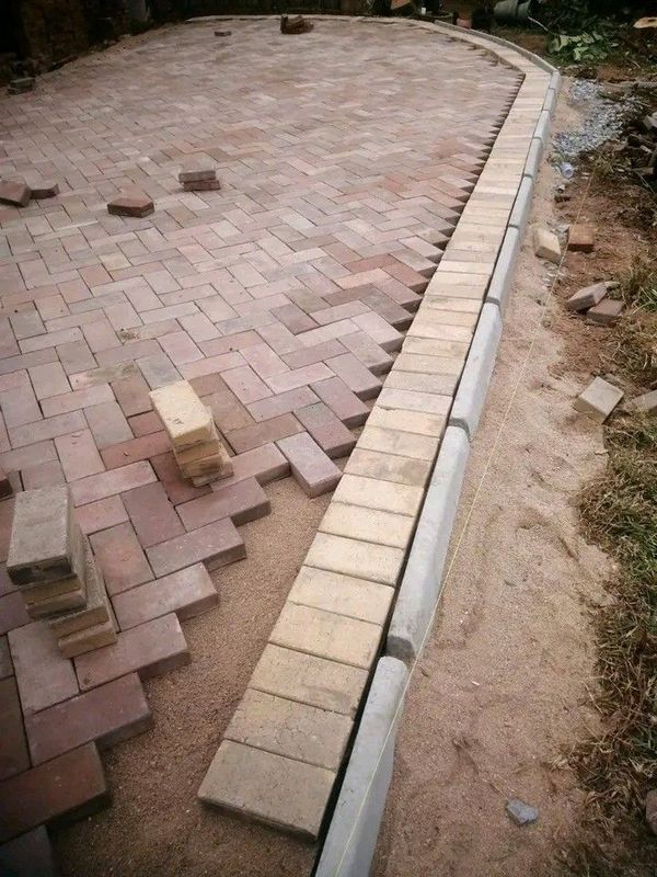 Driveways (Pavers, Asphalt) Retaining Walls