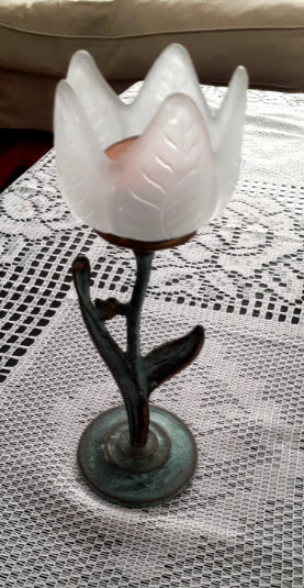 Flower shaped candle holder