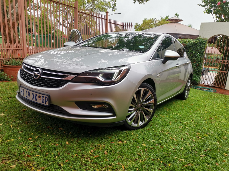 2019 Opel Astra 1.6T Sport (147kw) - 74 000km (R80 000 cash back option)