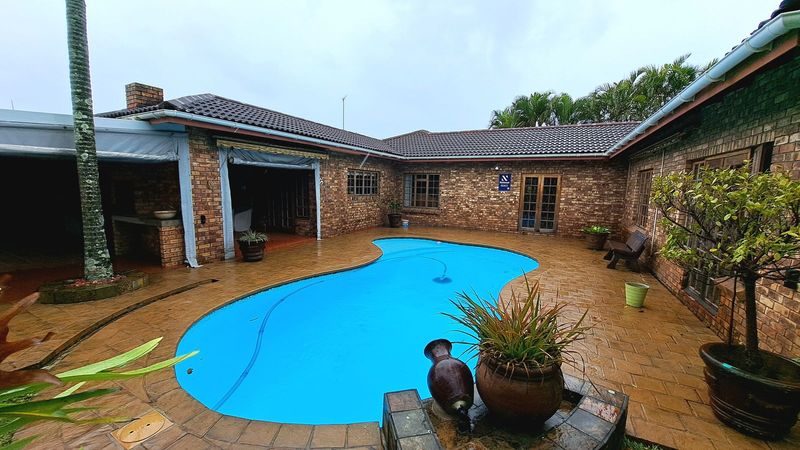 Spacious 4 bed freestanding home for sale in Meer En See, Richards Bay - perfect for family living!