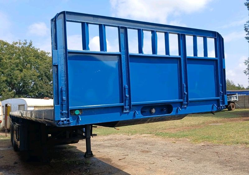CLEAN  AND AFFORDABLE  PARAMOUNT  TRAILER