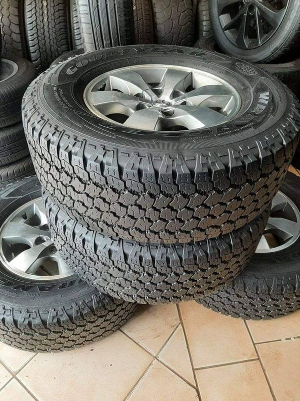 16&#34;inch magrims and tyres for Toyota hilux