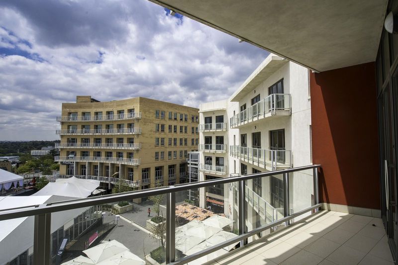 571m² Commercial To Let in Melrose Arch at R175.00 per m²