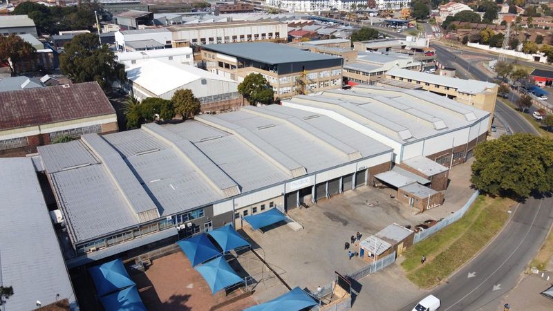9946m² Industrial To Let in Wynberg at R50.00 per m²