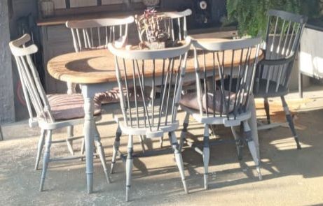 Antique Dining table with 7 spindle chairs