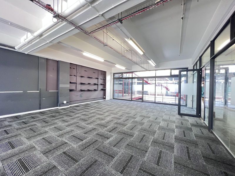 108m² Office To Let in Woodstock