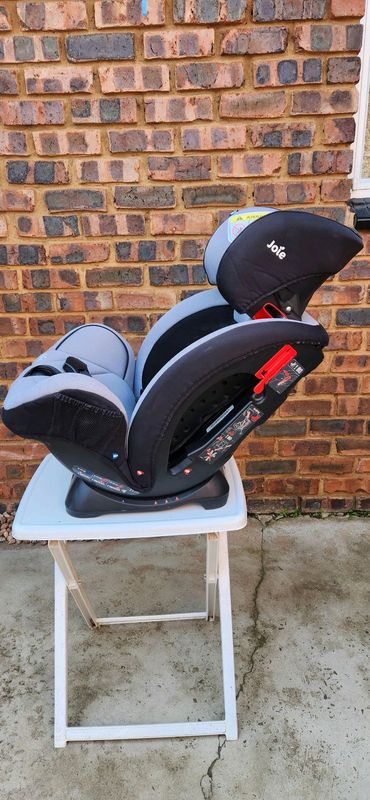 Car seat JOIE for sale